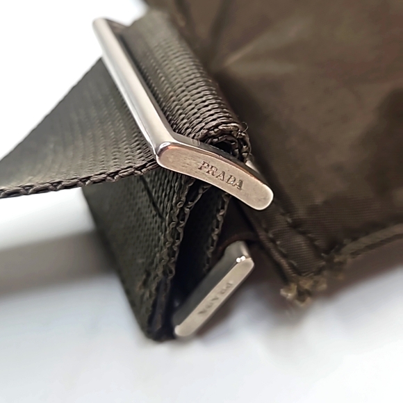 Authentic Prada Tundra Tessuto Crossbody Unisex - Picture 5 of 15